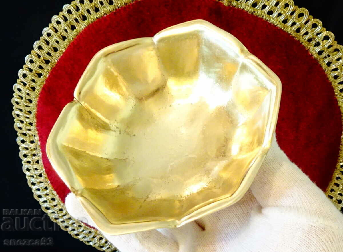 Bronze nut bowl 12 cm, flower with price 12.00 BGN | € 6.14 Bronze nut bowl 12 cm, flower with price 12.00 BGN | € 6.14