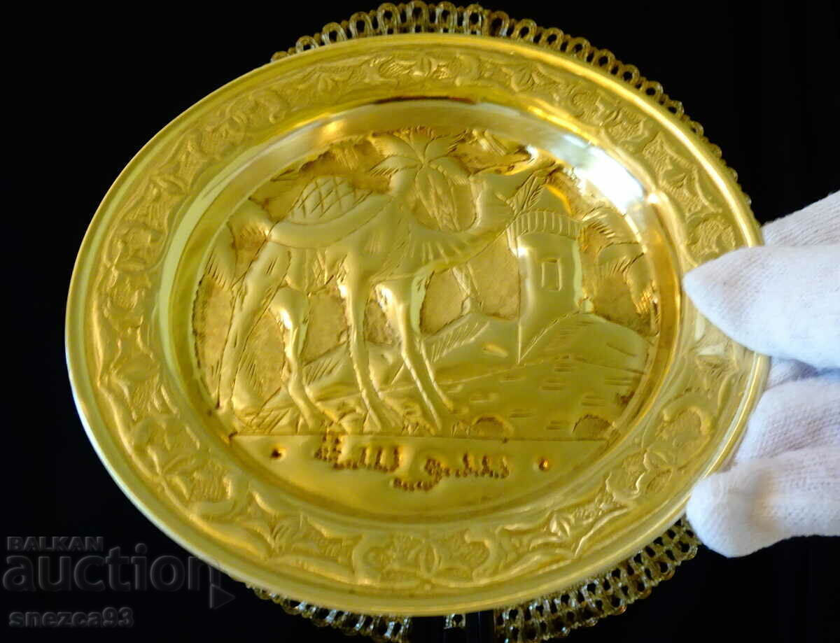 Πιάτο από αραβικό ορείχαλκο, πάνελ με καμήλα. με τιμή 16.00 BGN | € 8.18 Πιάτο από αραβικό ορείχαλκο, πάνελ με καμήλα. με τιμή 16.00 BGN | € 8.18