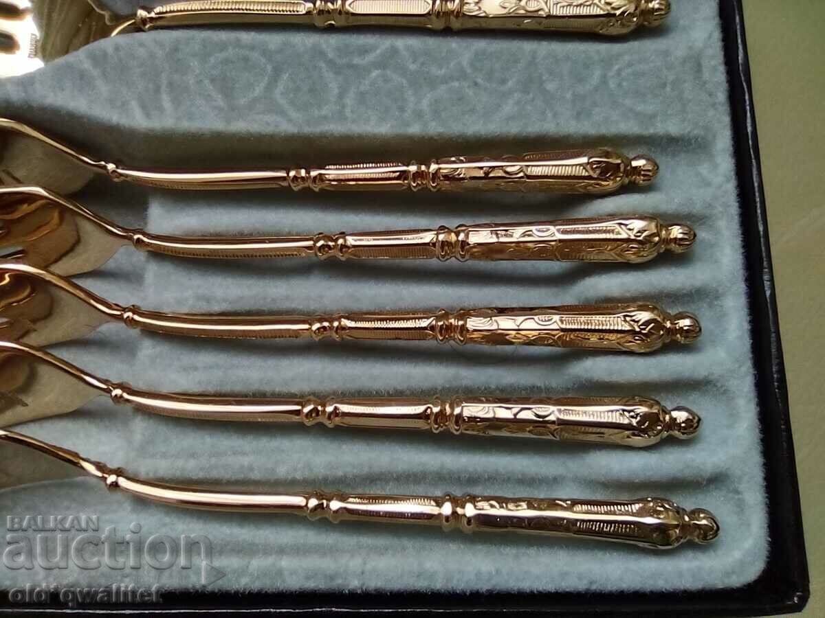 Auction  Attractive forks with gilding top DESIGN, French