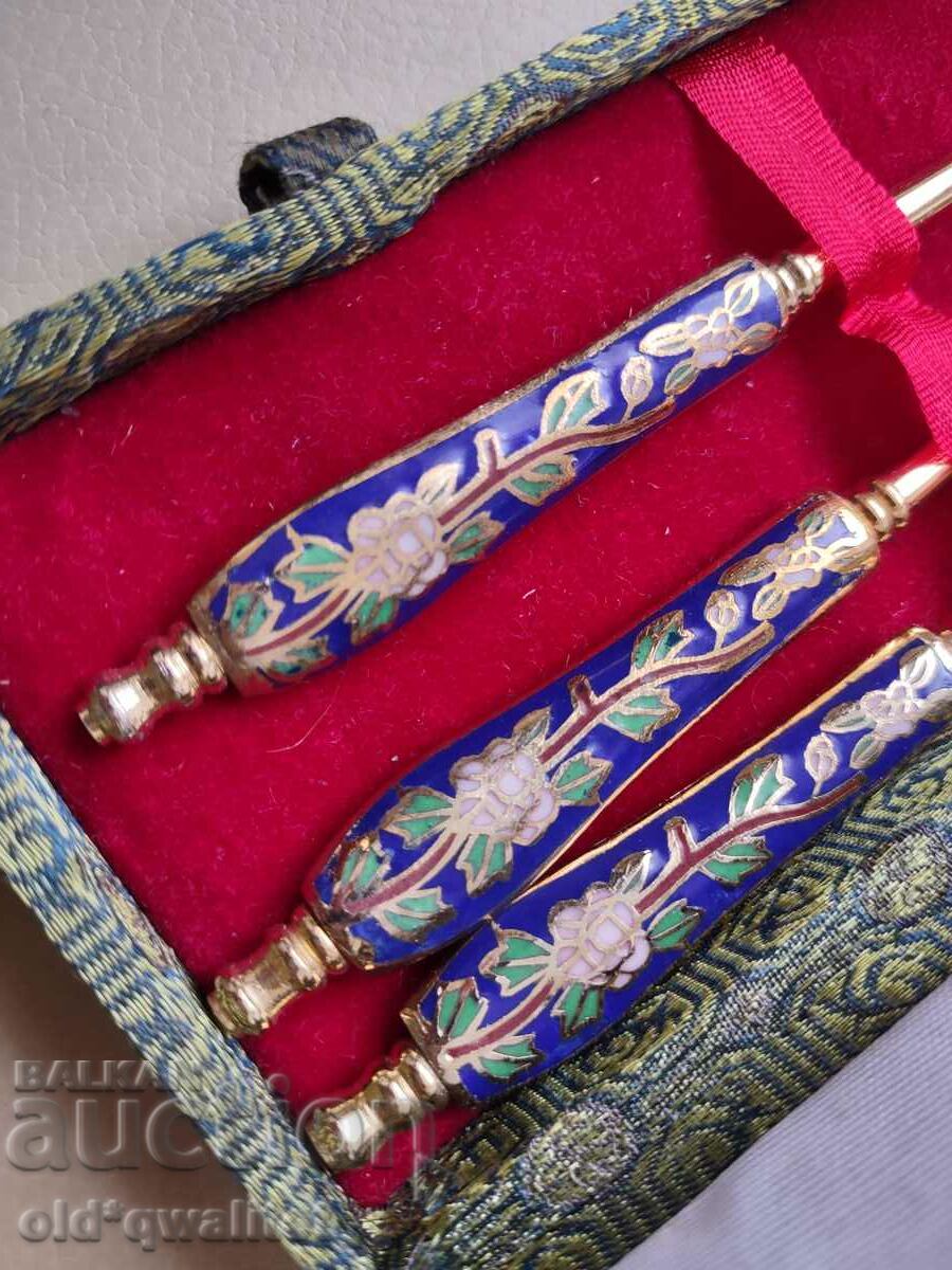 Attractive individual/personal utensils, enamel plating with price 197.00 BGN | € 100.72 Attractive individual/personal utensils, enamel plating with price 197.00 BGN | € 100.72