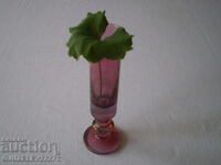 Vaza din sticla suflata manual de culoarea afine