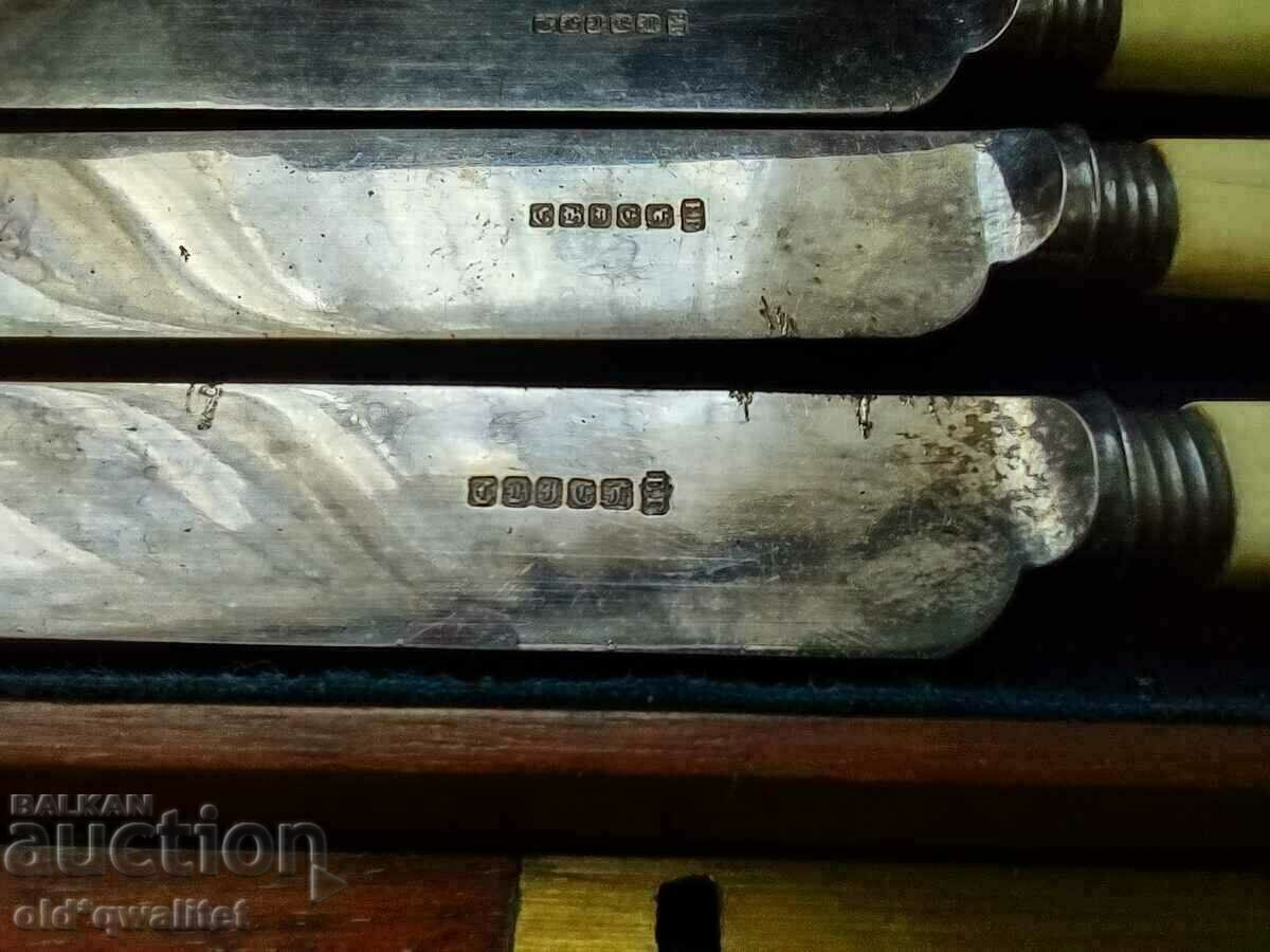 Delivery of Attractive FORKS and KNIVES from those times stamps Delivery of Attractive FORKS and KNIVES from those times stamps