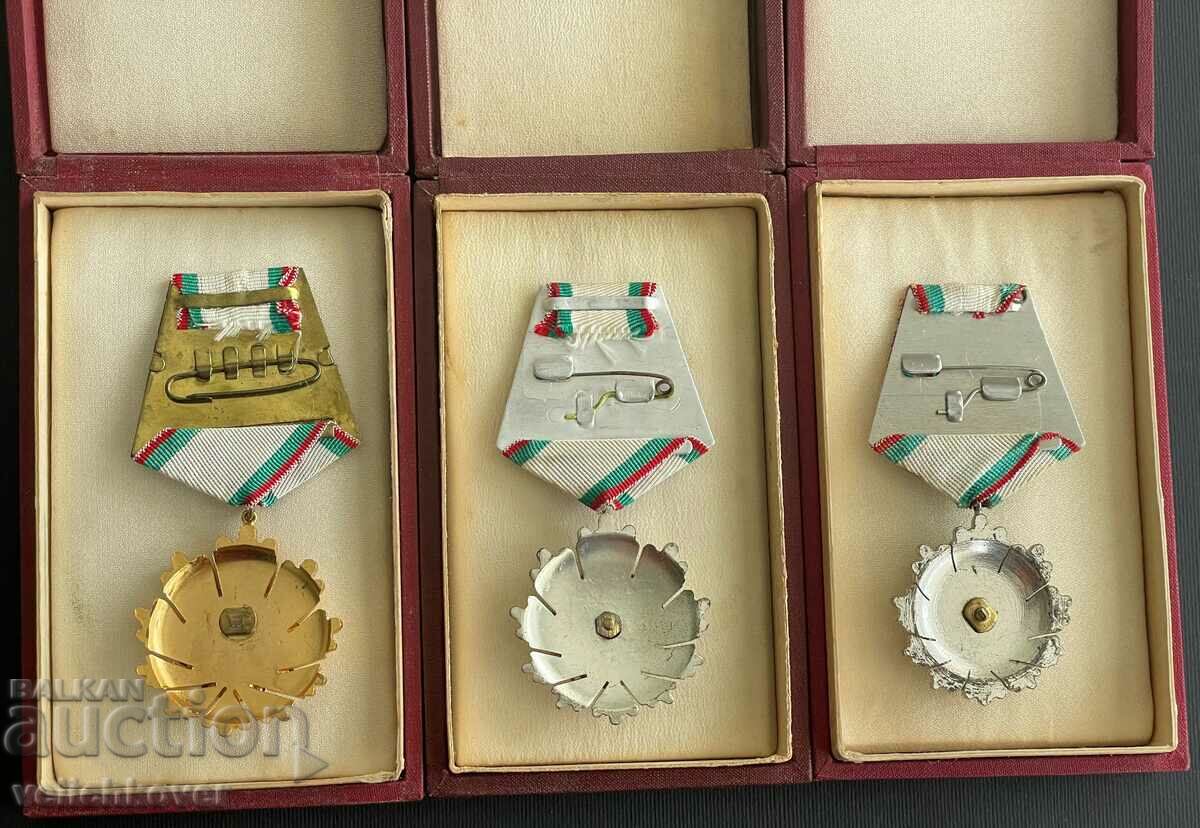 Licitație 34645 Bulgaria Ordinul BNR gradul 1-2-3 prima emisiune stemă veche Licitație 34645 Bulgaria Ordinul BNR gradul 1-2-3 prima emisiune stemă veche