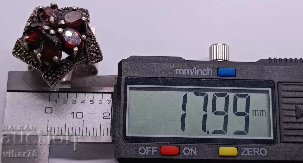 Auction OLD WOMEN'S SILVER GARNET RING Auction OLD WOMEN'S SILVER GARNET RING