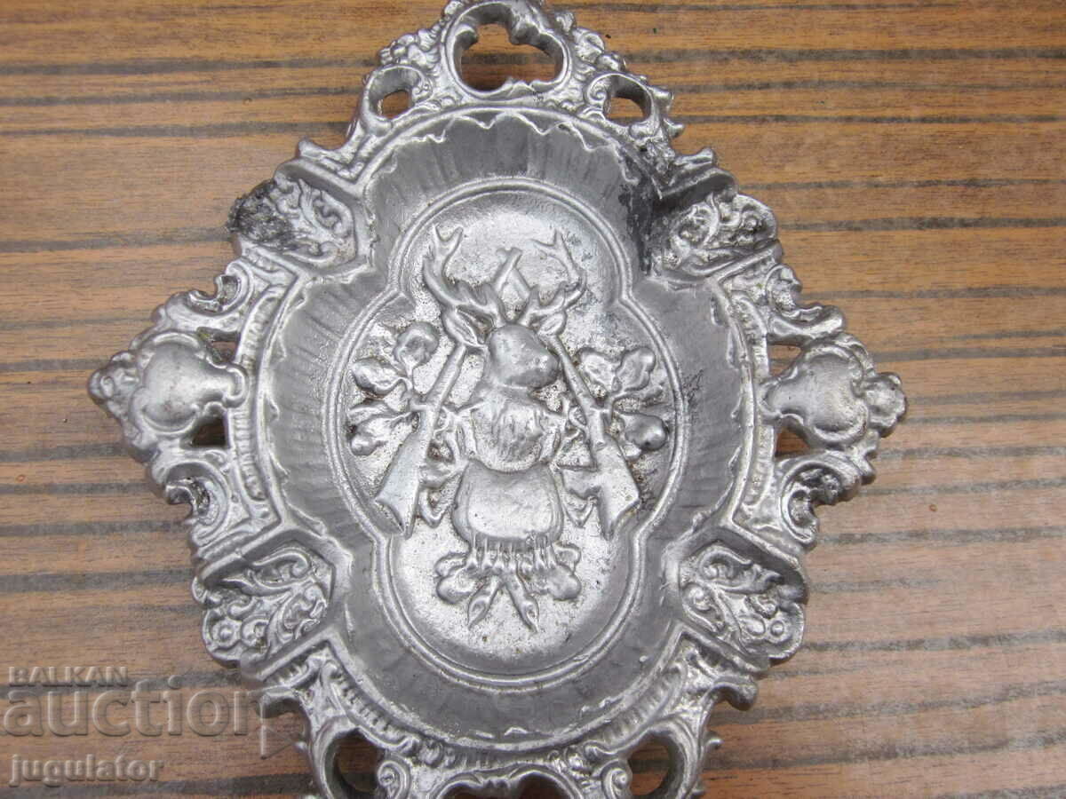 old metal hunting ashtray hunting themed deer rifles with price 20.00 BGN | € 10.23 old metal hunting ashtray hunting themed deer rifles with price 20.00 BGN | € 10.23