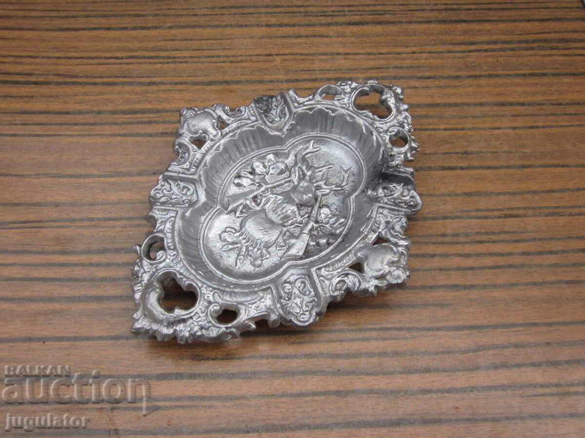 old metal hunting ashtray hunting themed deer rifles - 5 old metal hunting ashtray hunting themed deer rifles - 5