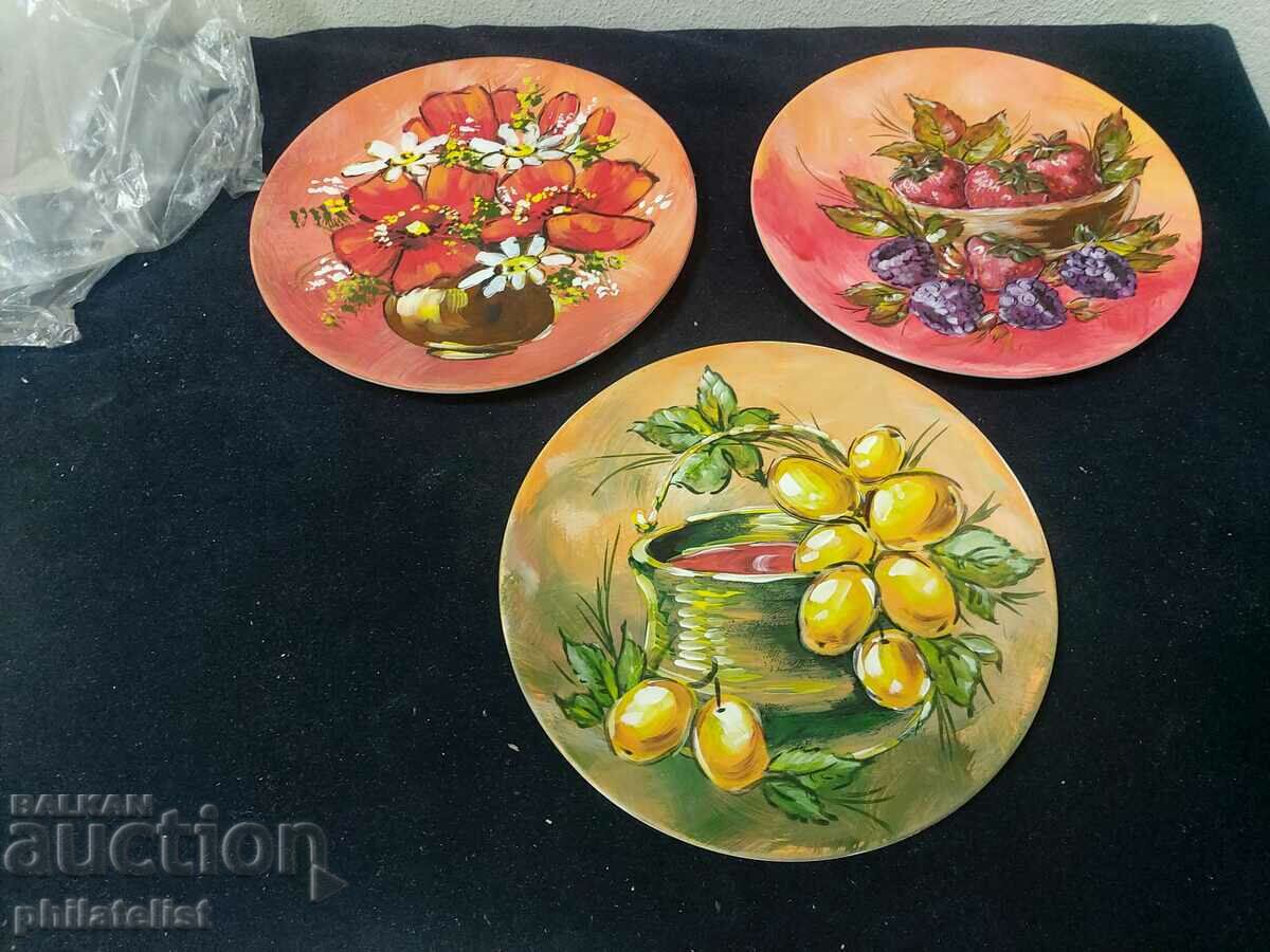 3 pieces - Painted plates - Set! with price 30.00 BGN | € 15.34 3 pieces - Painted plates - Set! with price 30.00 BGN | € 15.34