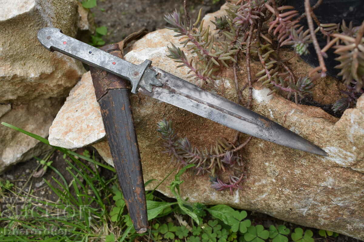 Delivery of Old bachelor dagger knife Delivery of Old bachelor dagger knife