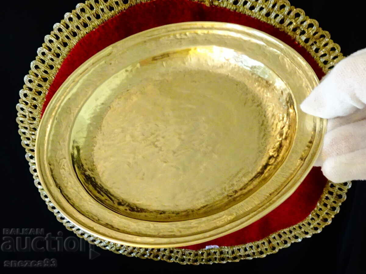 Delivery of Bronze Plate Collini Austria 215 g, signed Delivery of Bronze Plate Collini Austria 215 g, signed