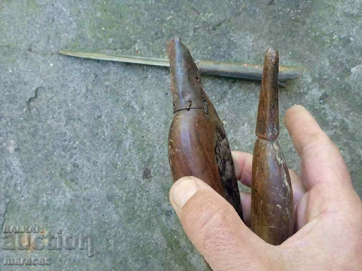 Delivery of Old knives Delivery of Old knives