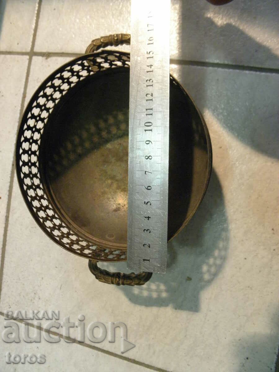 Old brass vessel, fruit bowl, candy bowl with price € 17.90 | 35.01 BGN