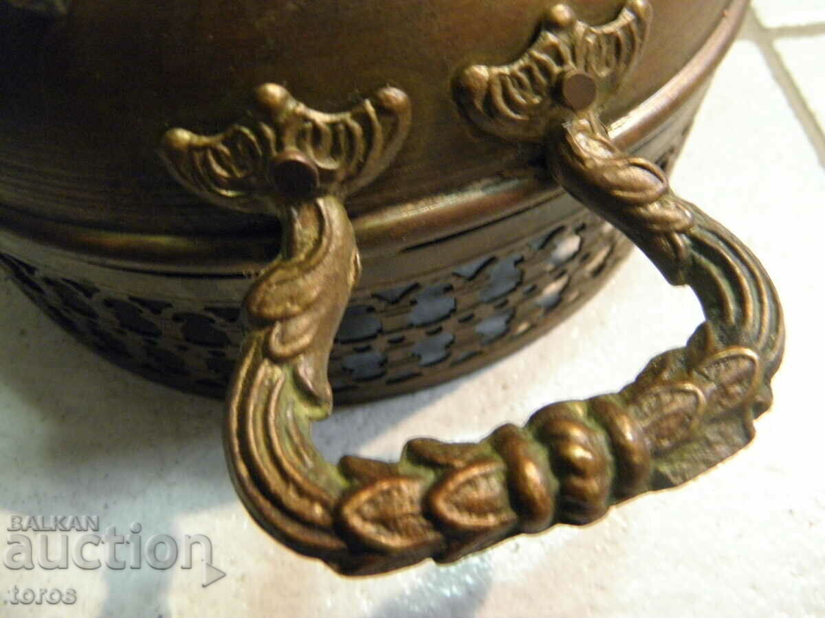 Доставка на Стар месингов съд,фруктиера,бонбониера