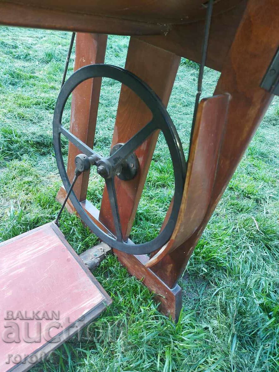 SEWING MACHINE - WORKING - 6 SEWING MACHINE - WORKING - 6