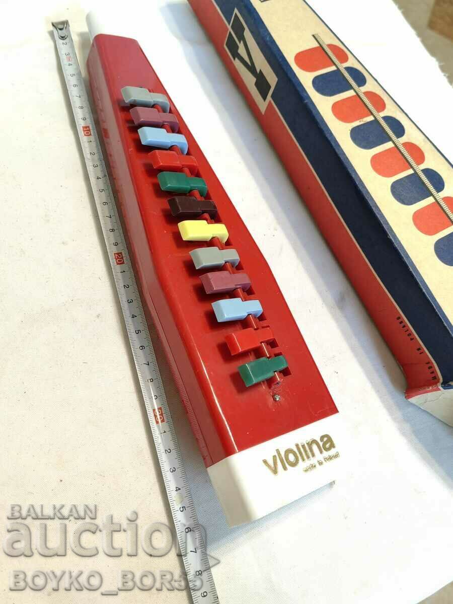 Delivery of Polish Soc Children's Musical Instrument Player Violin Violina