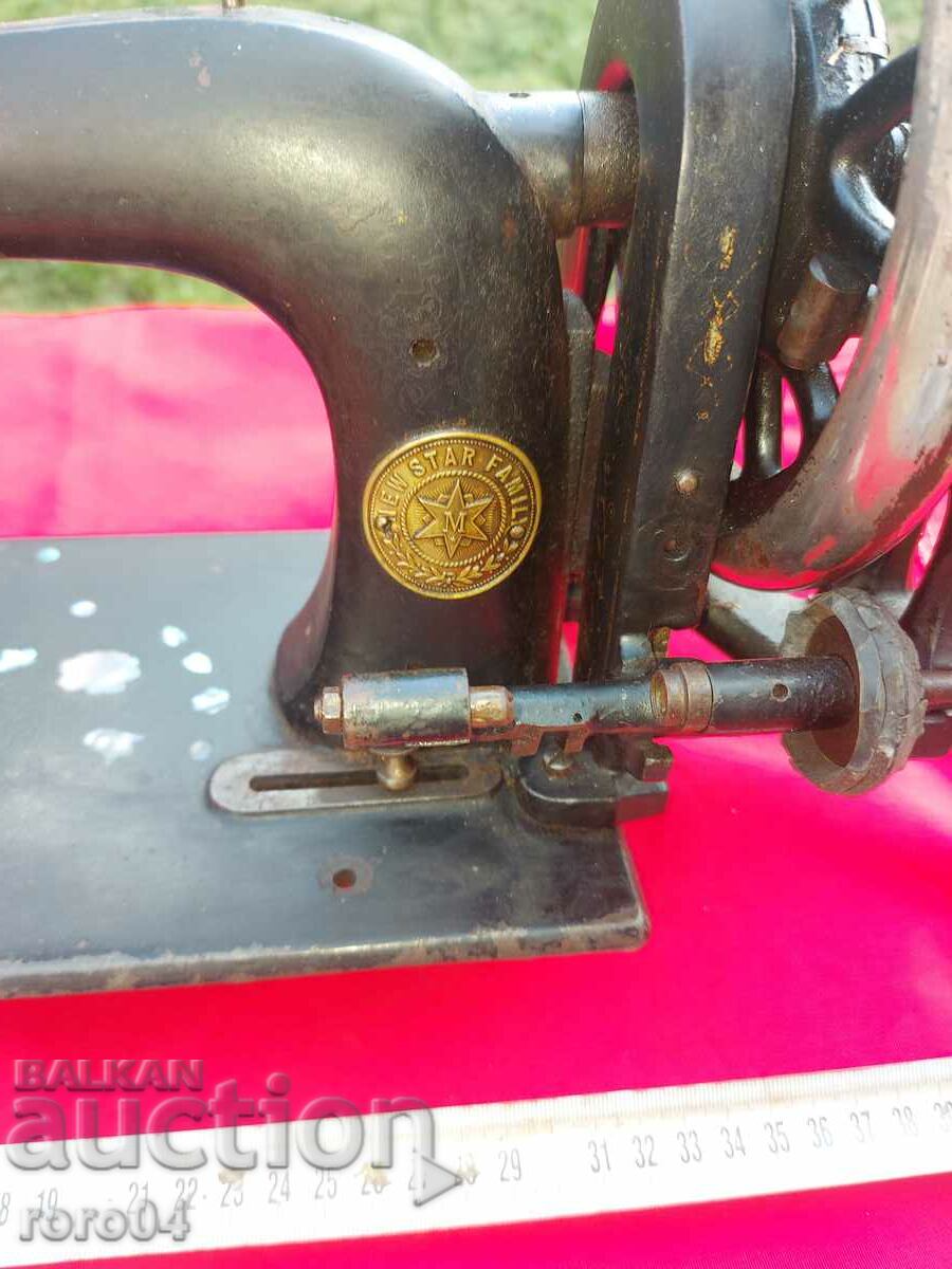 SEWING MACHINE - EARLY MODEL - WORKING with price 175.50 BGN | € 89.73 SEWING MACHINE - EARLY MODEL - WORKING with price 175.50 BGN | € 89.73