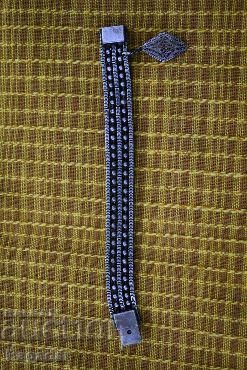 Old bracelet with price 55.00 BGN | € 28.12 Old bracelet with price 55.00 BGN | € 28.12