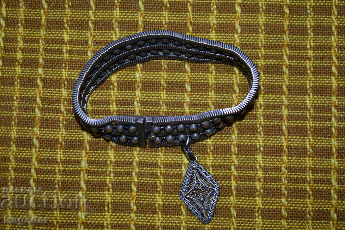 Delivery of Old bracelet Delivery of Old bracelet