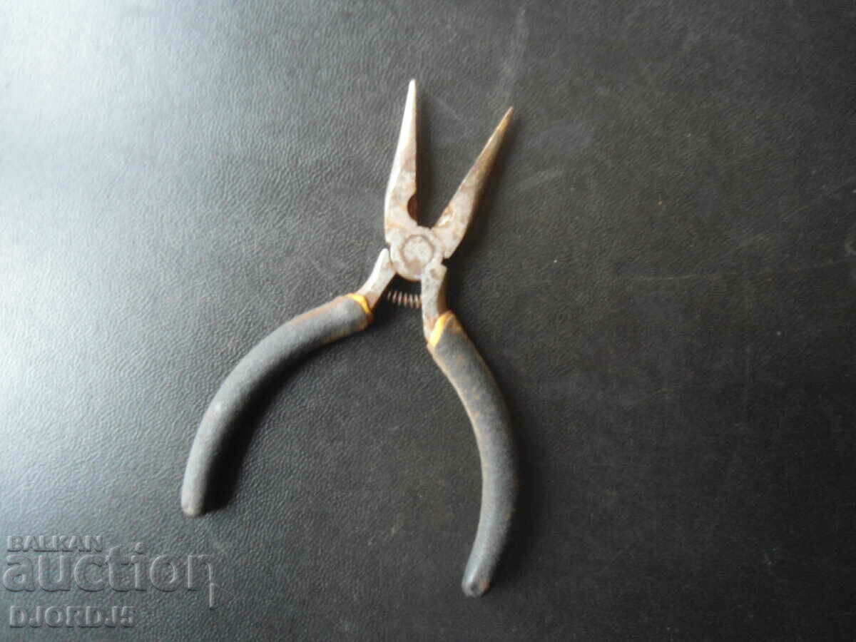 Old little pliers with price 3.00 BGN | € 1.53 Old little pliers with price 3.00 BGN | € 1.53