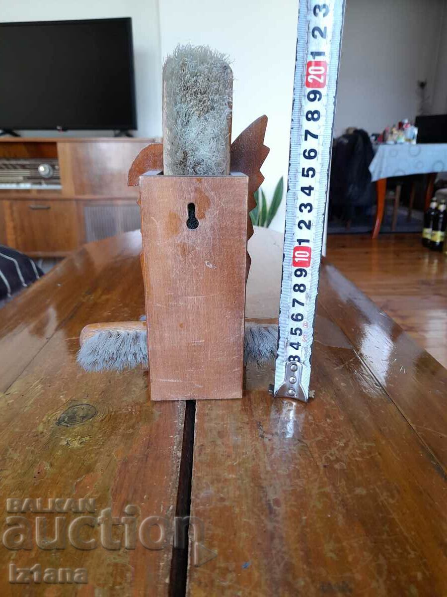 Auction Old brush box Auction Old brush box