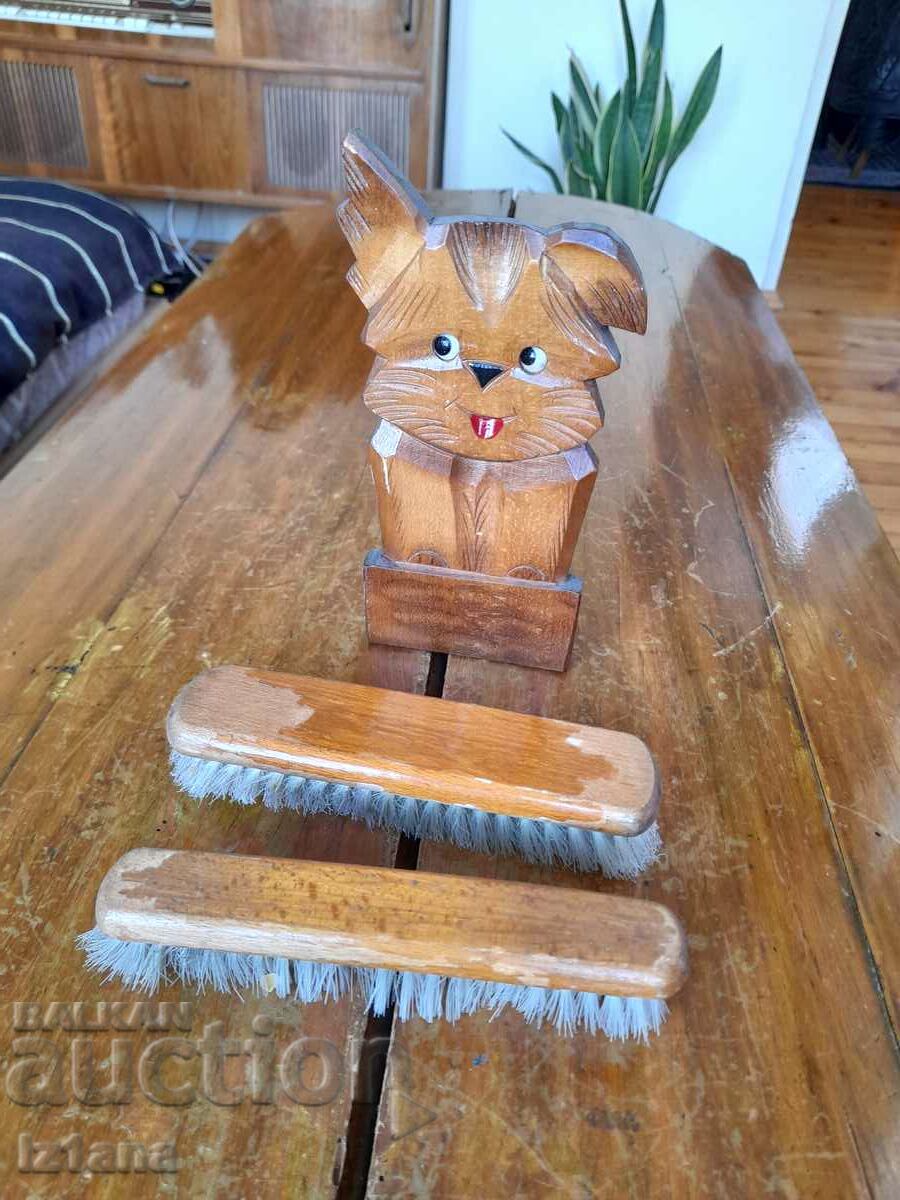 Delivery of Old brush box Delivery of Old brush box