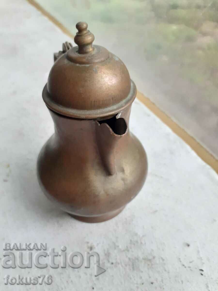 A small copper ibrik kana ibrik bakar with price 39.00 BGN | € 19.94 A small copper ibrik kana ibrik bakar with price 39.00 BGN | € 19.94