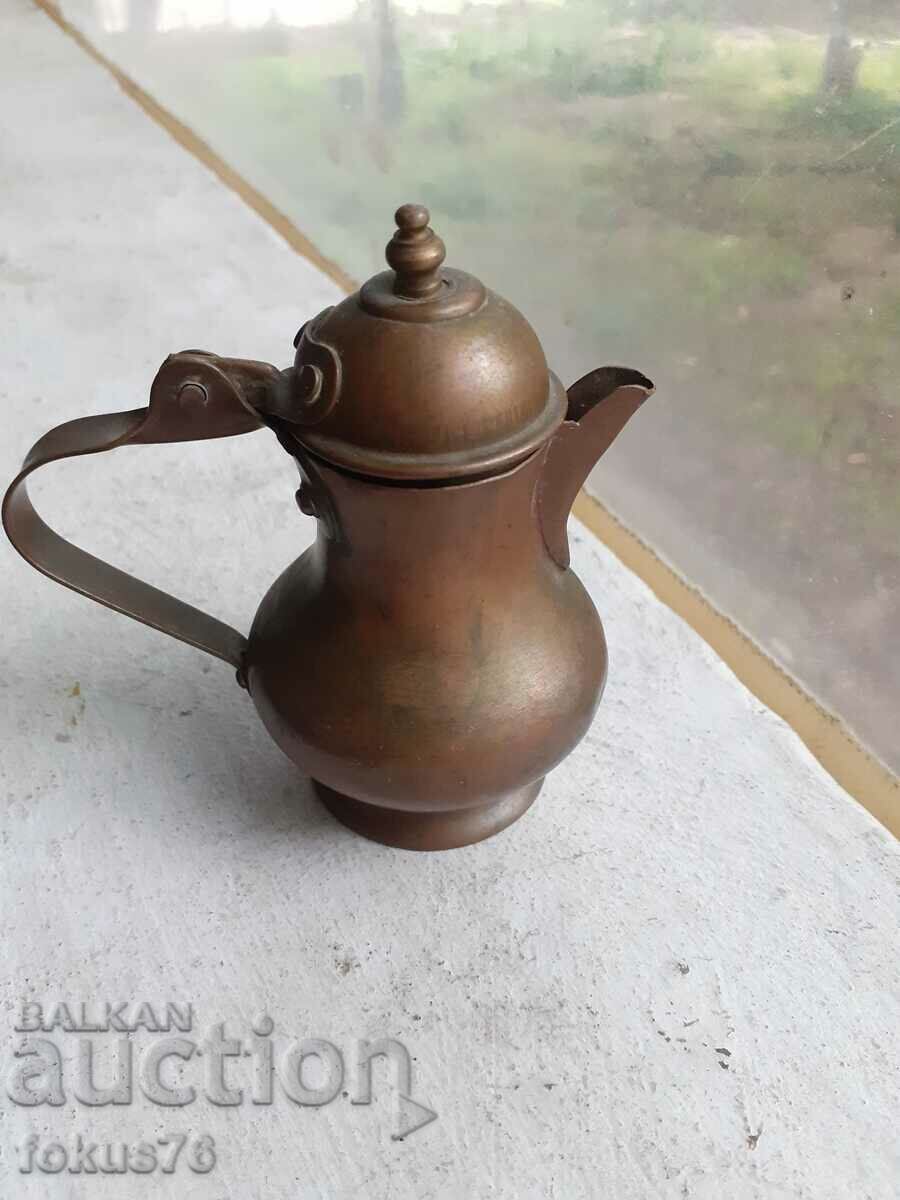 Auction A small copper ibrik kana ibrik bakar Auction A small copper ibrik kana ibrik bakar