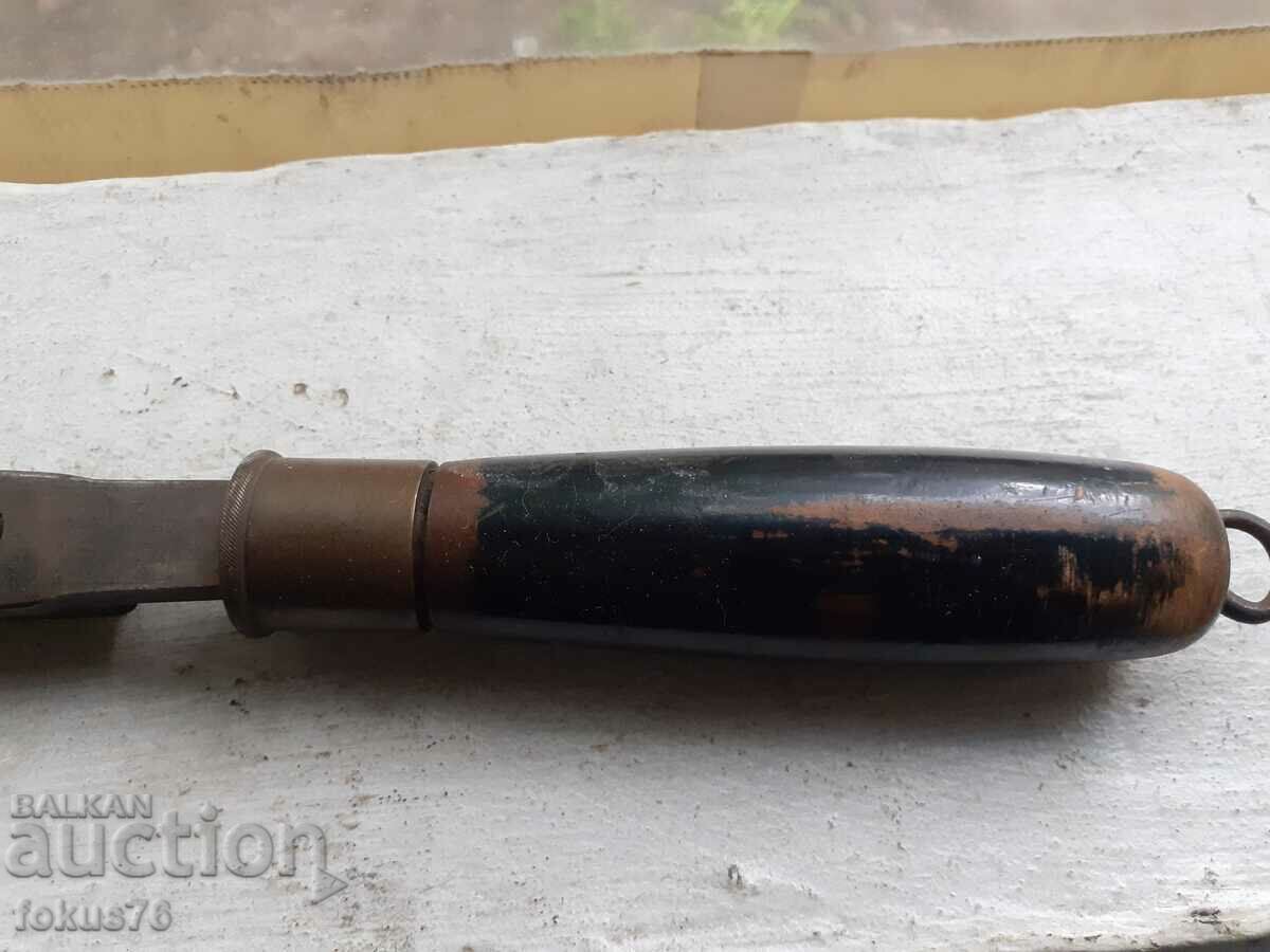 Auction Old antique waffle iron Auction Old antique waffle iron