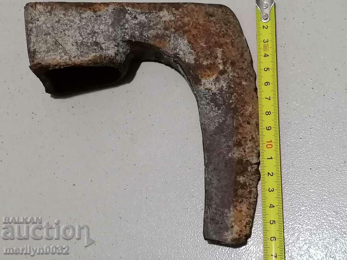 An old ax, a torso, a toothbrush wrought iron - 5