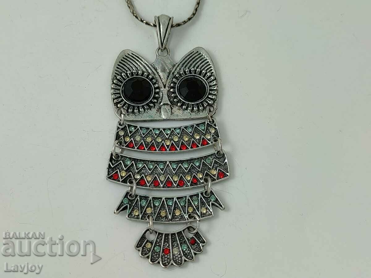 Auction Old ladies necklace Auction Old ladies necklace