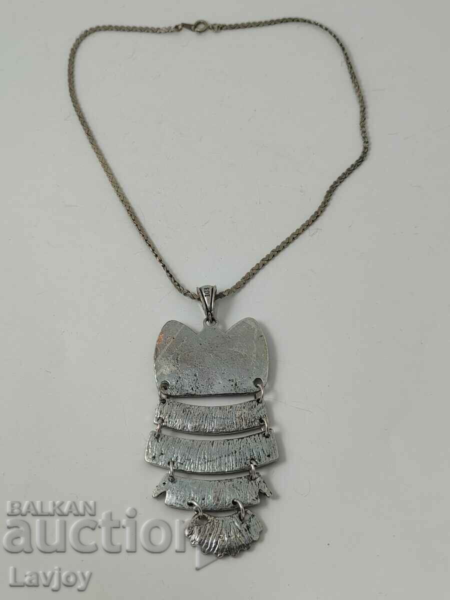 Delivery of Old ladies necklace Delivery of Old ladies necklace