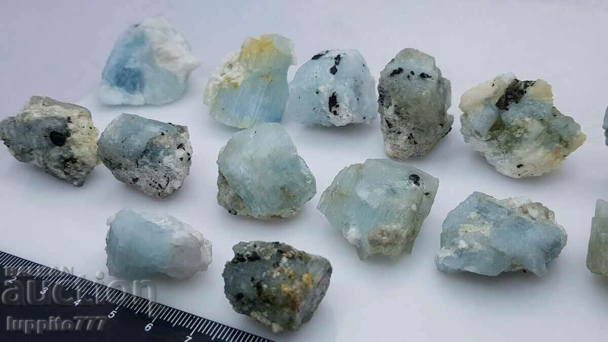 Παράδοση φυσική ακουαμαρίνη βηρυλίου σε μήτρα 190 g - 14 τεμ. παρτίδα Παράδοση φυσική ακουαμαρίνη βηρυλίου σε μήτρα 190 g - 14 τεμ. παρτίδα