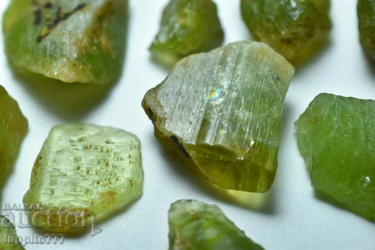 calitate fațetă peridot natural 136 grame cu preț 795.00 BGN | € 406.48