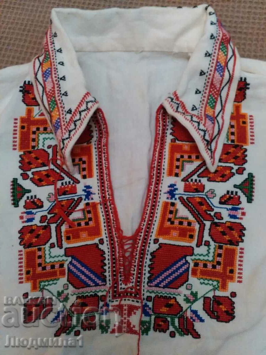 SHIRT - MALE - SMALL with price 70.00 BGN | € 35.79 SHIRT - MALE - SMALL with price 70.00 BGN | € 35.79