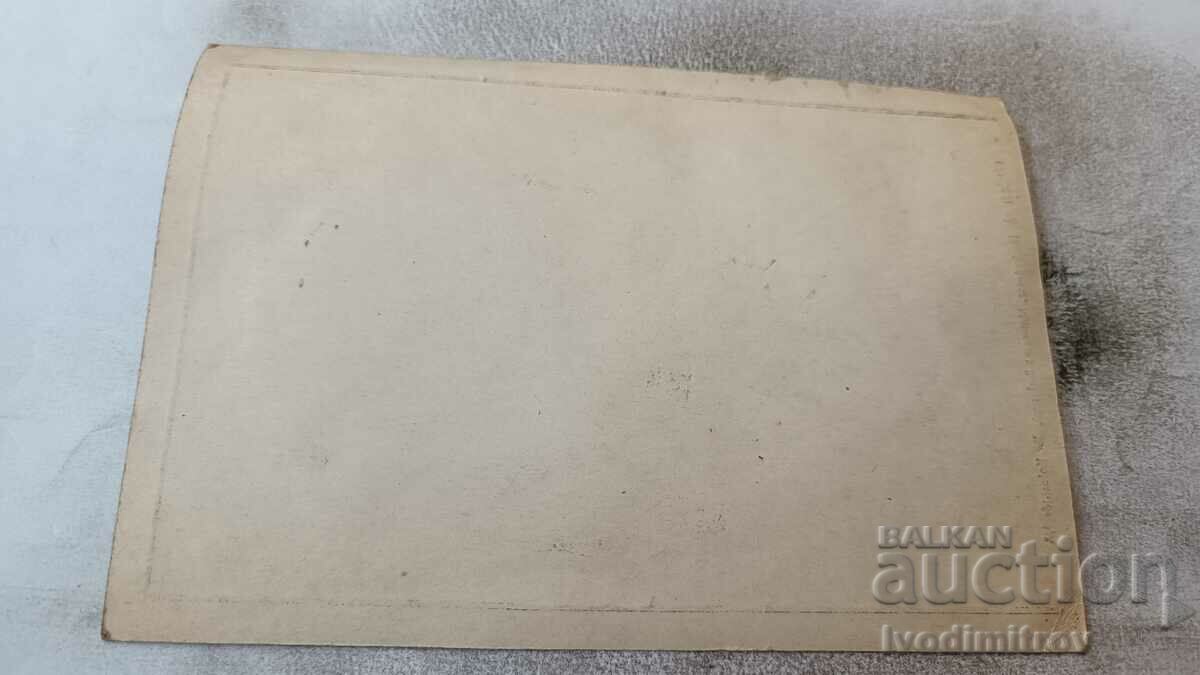 Trimite o felicitare Femeie cu preț 0.85 BGN | € 0.43 Trimite o felicitare Femeie cu preț 0.85 BGN | € 0.43