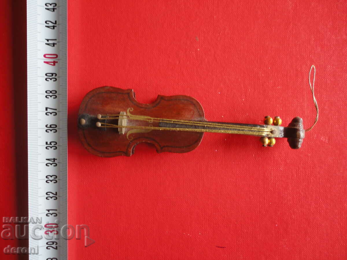 Vintage wooden guitar violin minion miniature with price 25.00 BGN | € 12.78 Vintage wooden guitar violin minion miniature with price 25.00 BGN | € 12.78