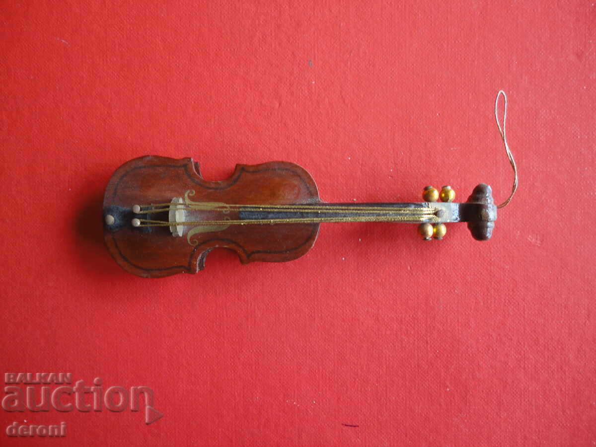 Auction Vintage wooden guitar violin minion miniature Auction Vintage wooden guitar violin minion miniature