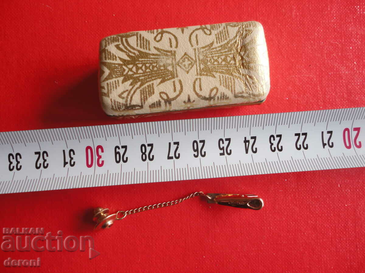Gold plated brooch clip accessory in box with price 20.00 BGN | € 10.23