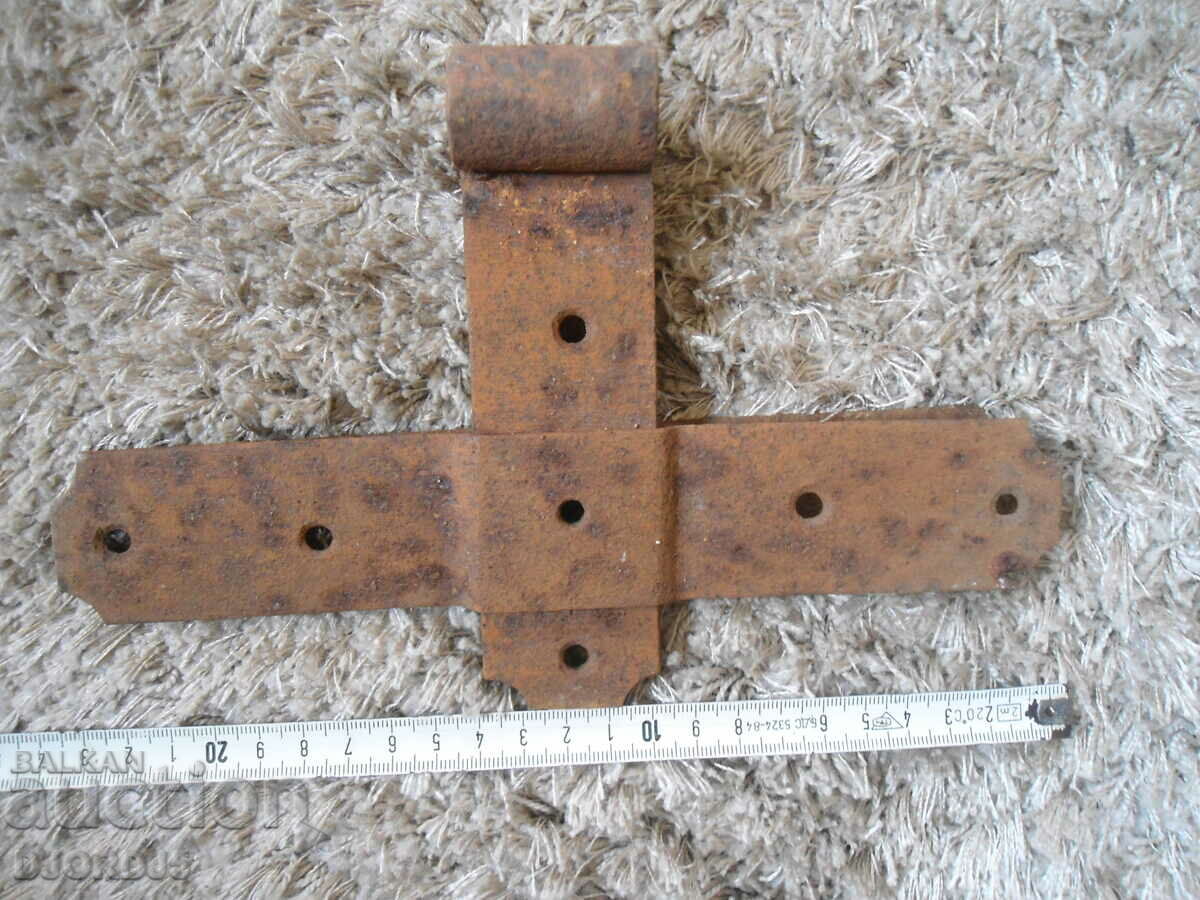 Delivery of Old hinges, 2 pieces Delivery of Old hinges, 2 pieces
