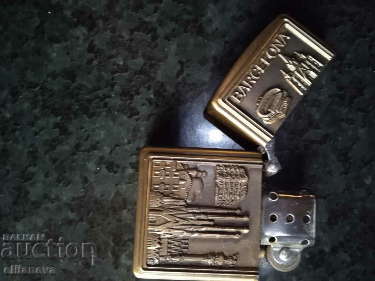 Μεταλλικός αναπτήρας Barcelona με τιμή 30.00 BGN | € 15.34 Μεταλλικός αναπτήρας Barcelona με τιμή 30.00 BGN | € 15.34