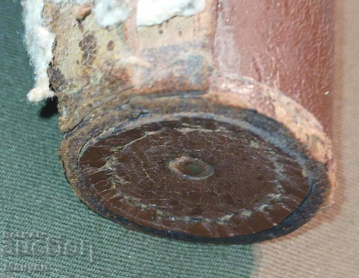 Delivery of Shouldered leather battle flag carrier. Delivery of Shouldered leather battle flag carrier.