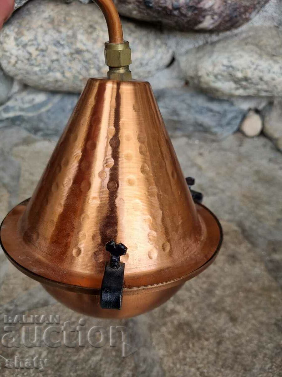 Δημοπρασία Χάλκινο μοντέλο φυτού τριαντάφυλλου. Ένα καζάνι κονιάκ. Δημοπρασία Χάλκινο μοντέλο φυτού τριαντάφυλλου. Ένα καζάνι κονιάκ.