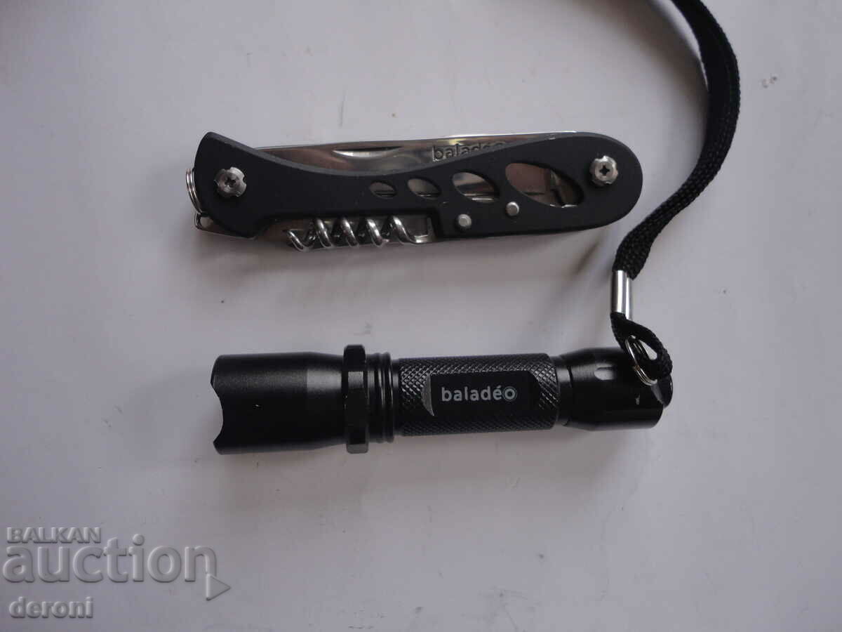 Licitație Set cutite pliante Baladeo cu lanterna in cutie Licitație Set cutite pliante Baladeo cu lanterna in cutie