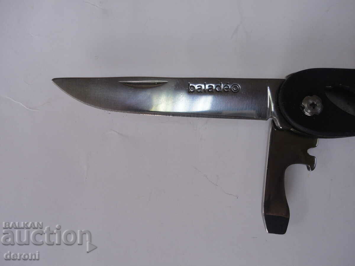 Set cutite pliante Baladeo cu lanterna in cutie - 5 Set cutite pliante Baladeo cu lanterna in cutie - 5