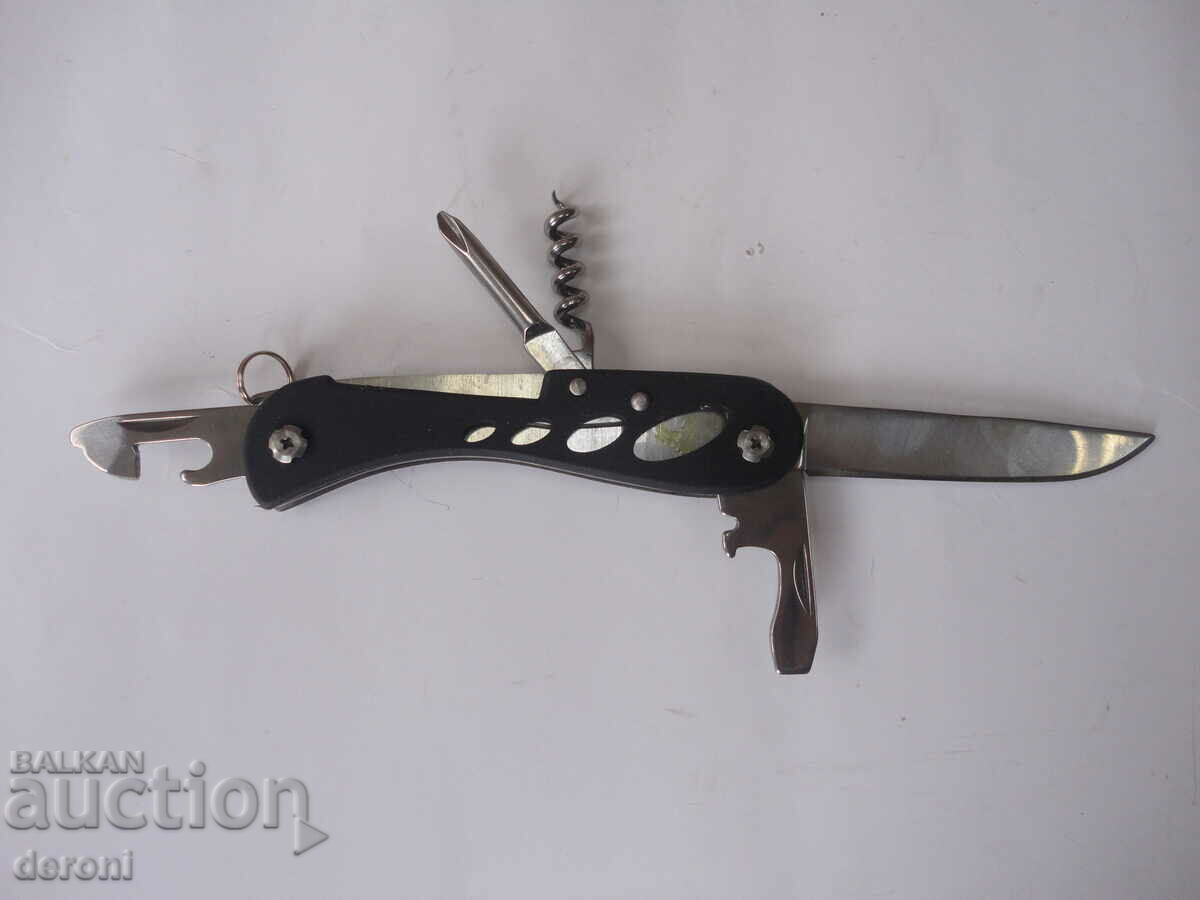 Set cutite pliante Baladeo cu lanterna in cutie - 6 Set cutite pliante Baladeo cu lanterna in cutie - 6