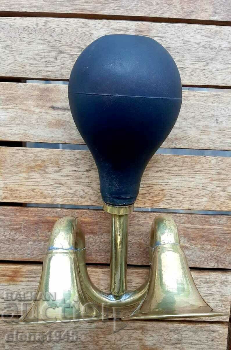 Auction An ancient horn Auction An ancient horn