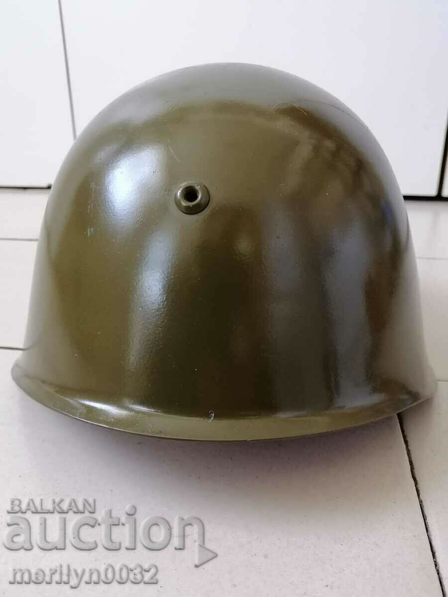 Casca armatei cu preț 40.00 BGN | € 20.45