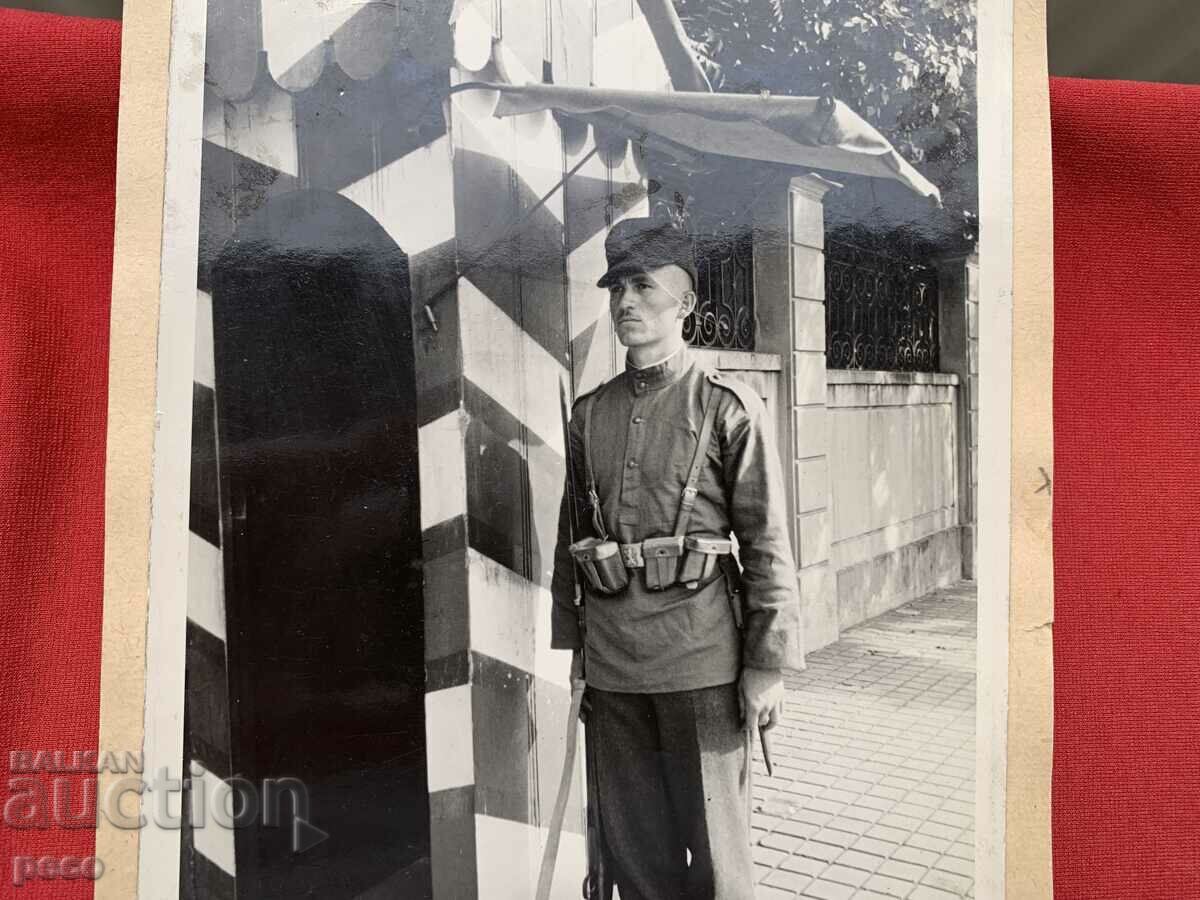 Delivery of Tank soldier on post in uniform 1937-44. Delivery of Tank soldier on post in uniform 1937-44.