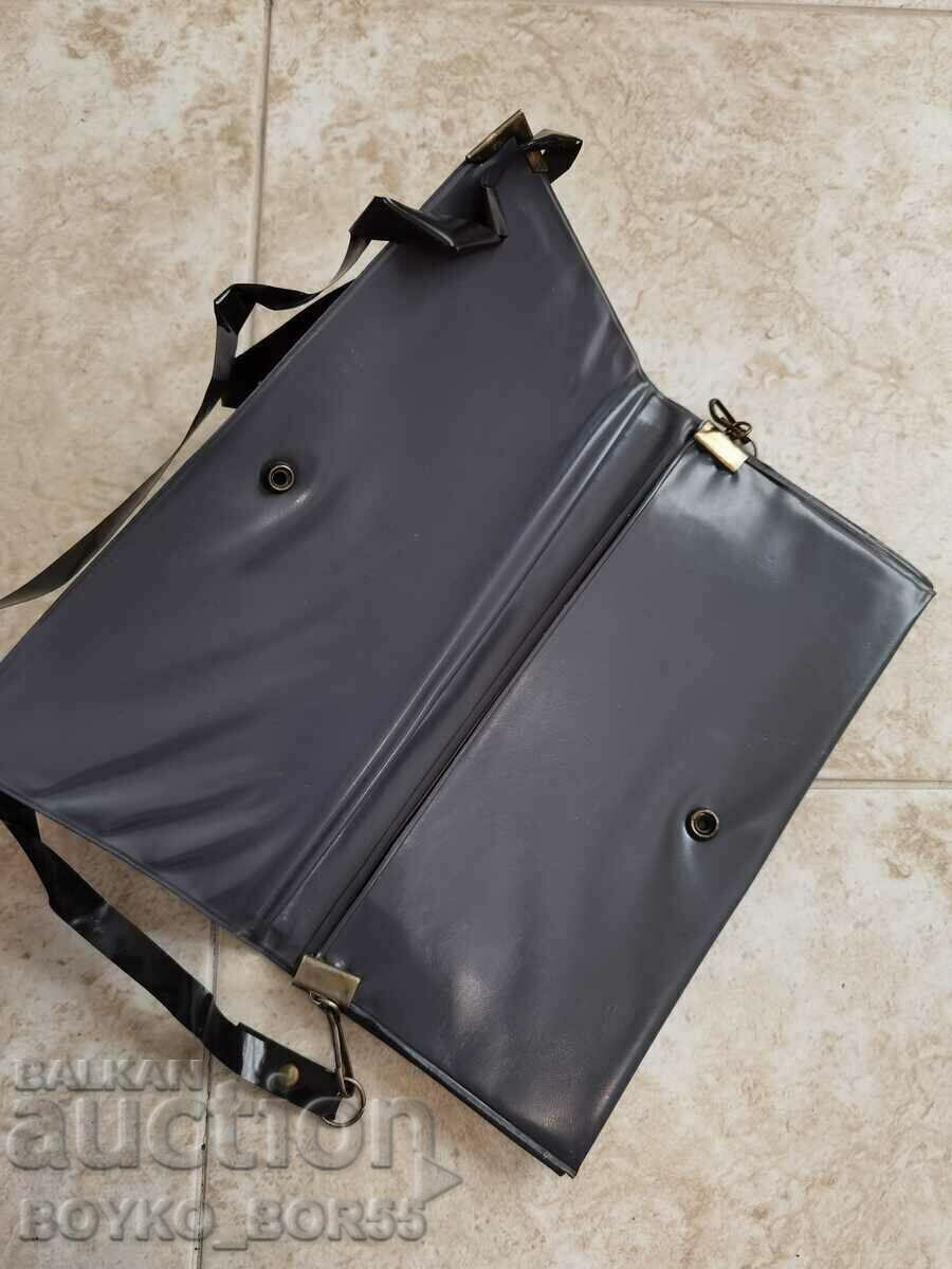 Auction Retro Vintage Women's Bag 70s of the 20th century. Auction Retro Vintage Women's Bag 70s of the 20th century.