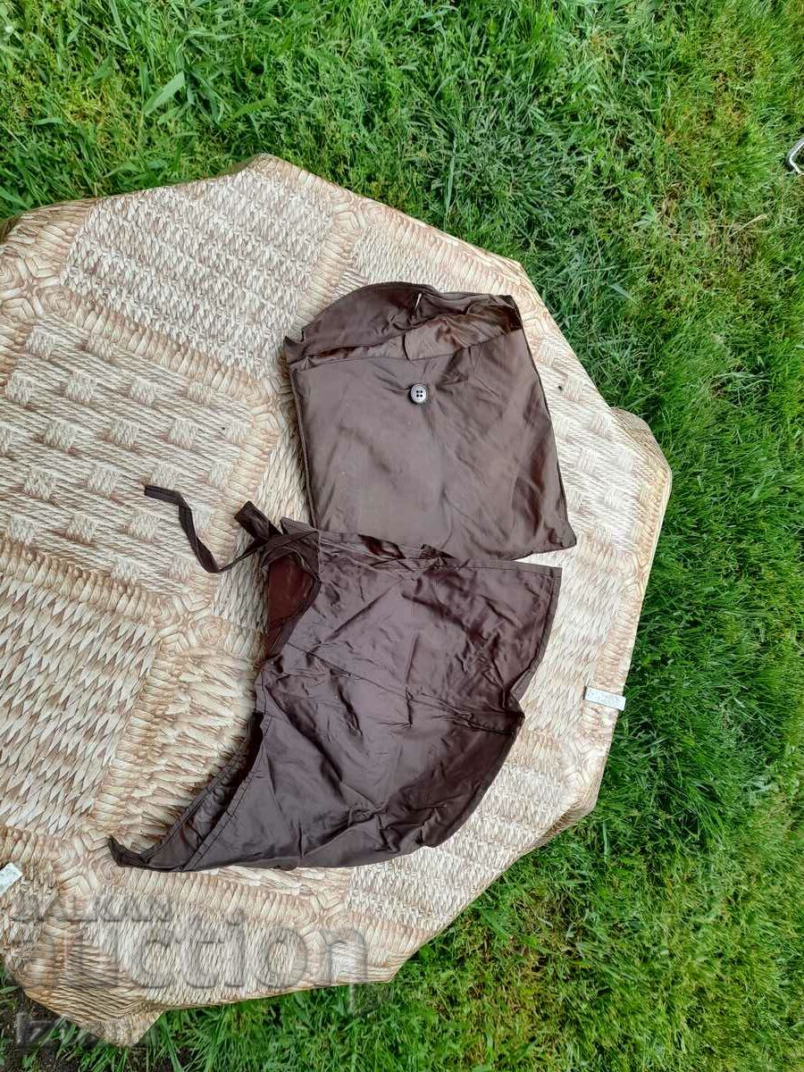 Pelernă de ploaie veche, parcă de vânt - 6