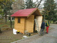 Ξύλινο σπίτι για τη χριστουγεννιάτικη αγορά
